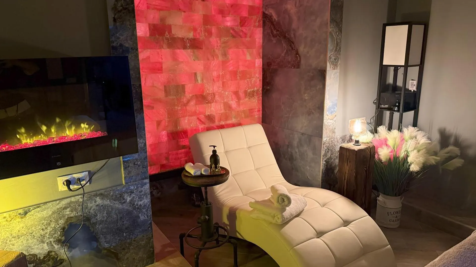 Residence Iron Cube Karlsbad Apartment