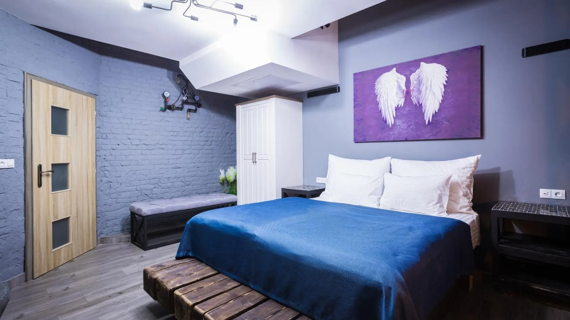 Residence Iron Cube 카를로비바리 체코